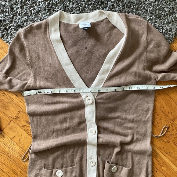 Cabi Women's Taupe Genteel Long Button-Up Cardigan Sweater Size X Small #6161 - Picture 11 of 15